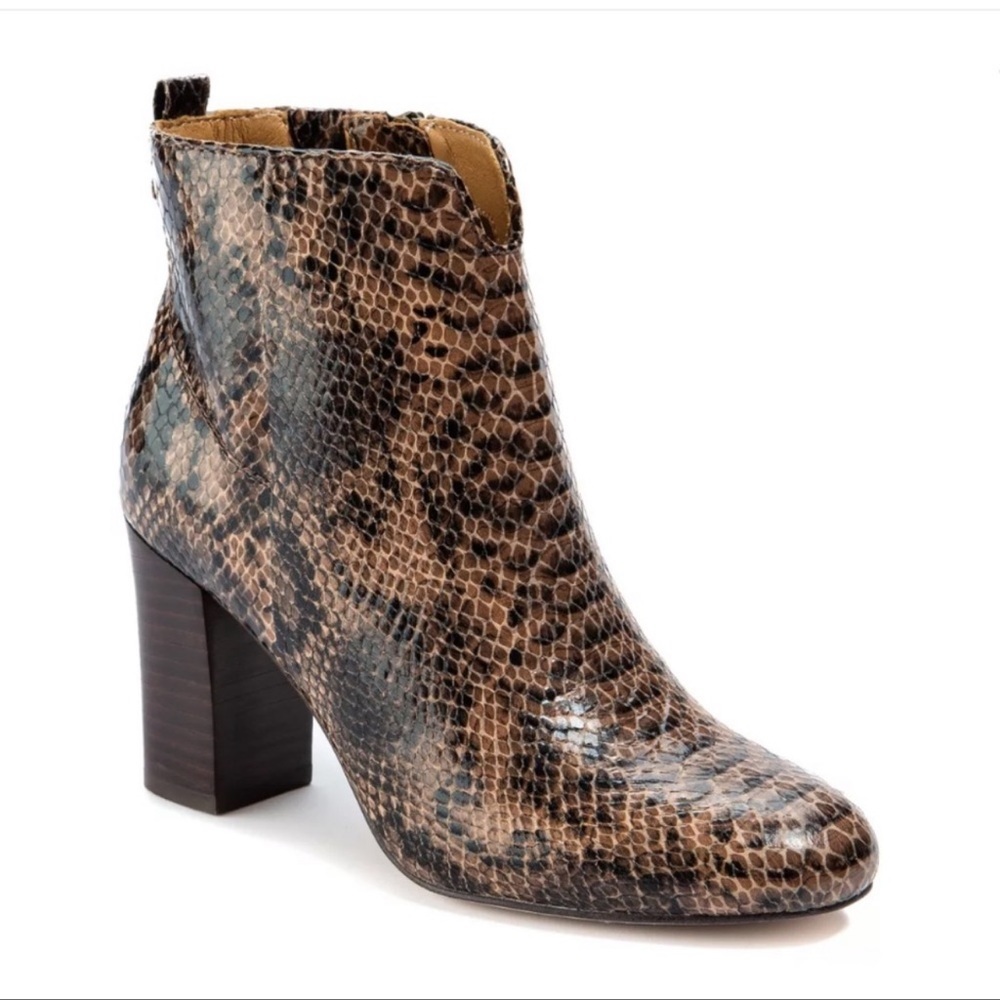 Lucca Lane Avra Snakeskin Booties Sz 9.5